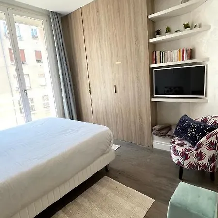 아파트 Luxurious 2 Bedrooms Apartment, 30 Meter From 니스