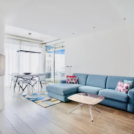 Luxurious 2 Bedrooms Apartment, 30 Meter From * Nice