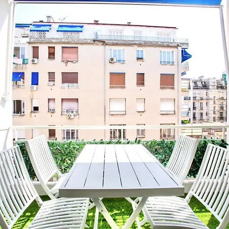 Luxurious 2 Bedrooms Apartment, 30 Meter From Apartment *
